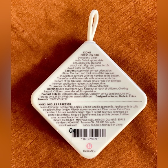 ✨[kiokii and …] Press-On Nails - 🌹 Elegant Champagne with 3D Floral & Glitter ✨ - Picture 2 of 2